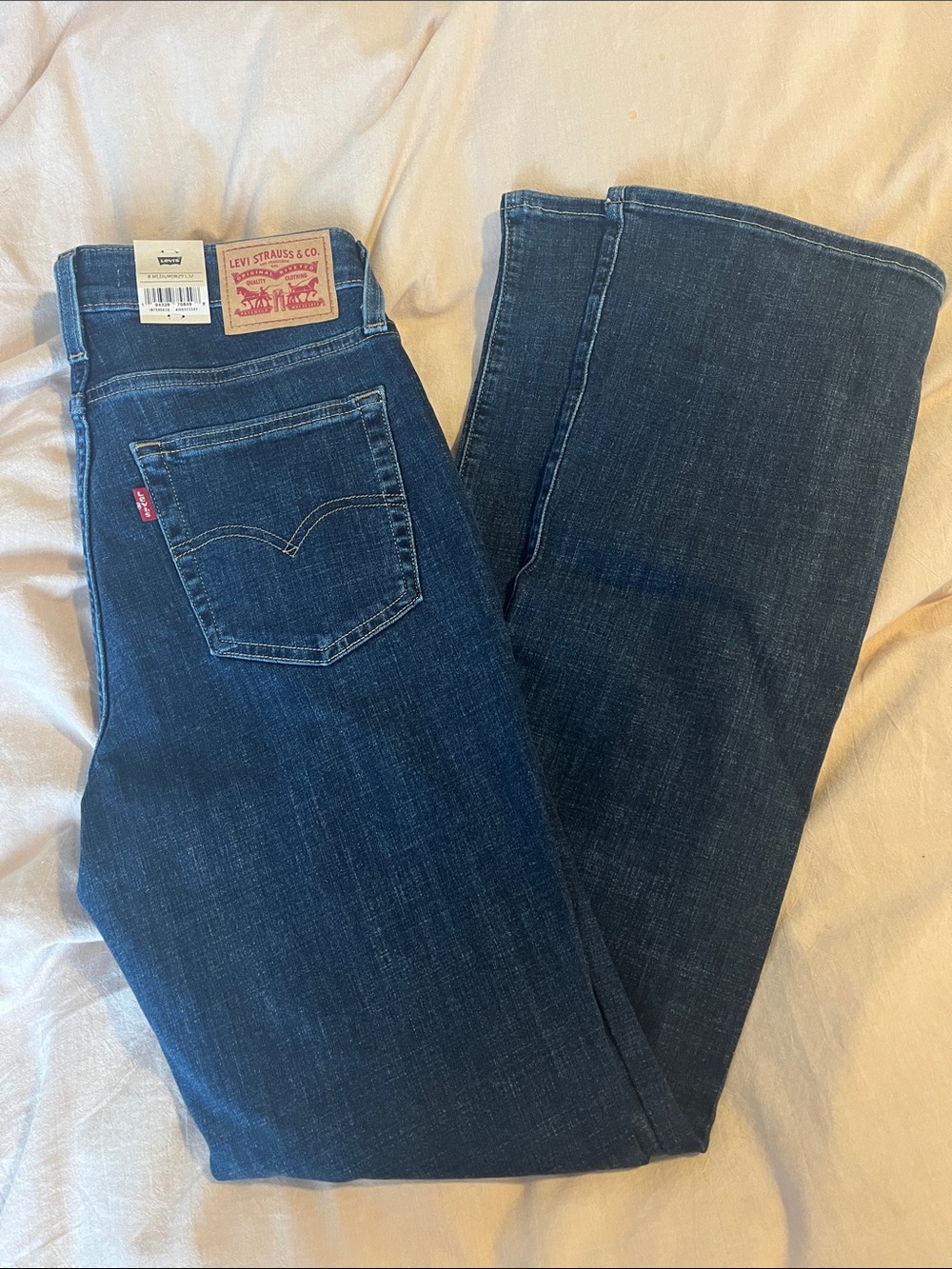 NWT Levi's Women's Dark Blue Bootcut Jeans size 8 W29 L32